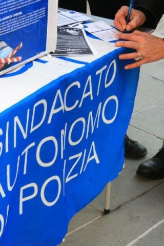 111201-Manifestazione Piazza Borsa (6)